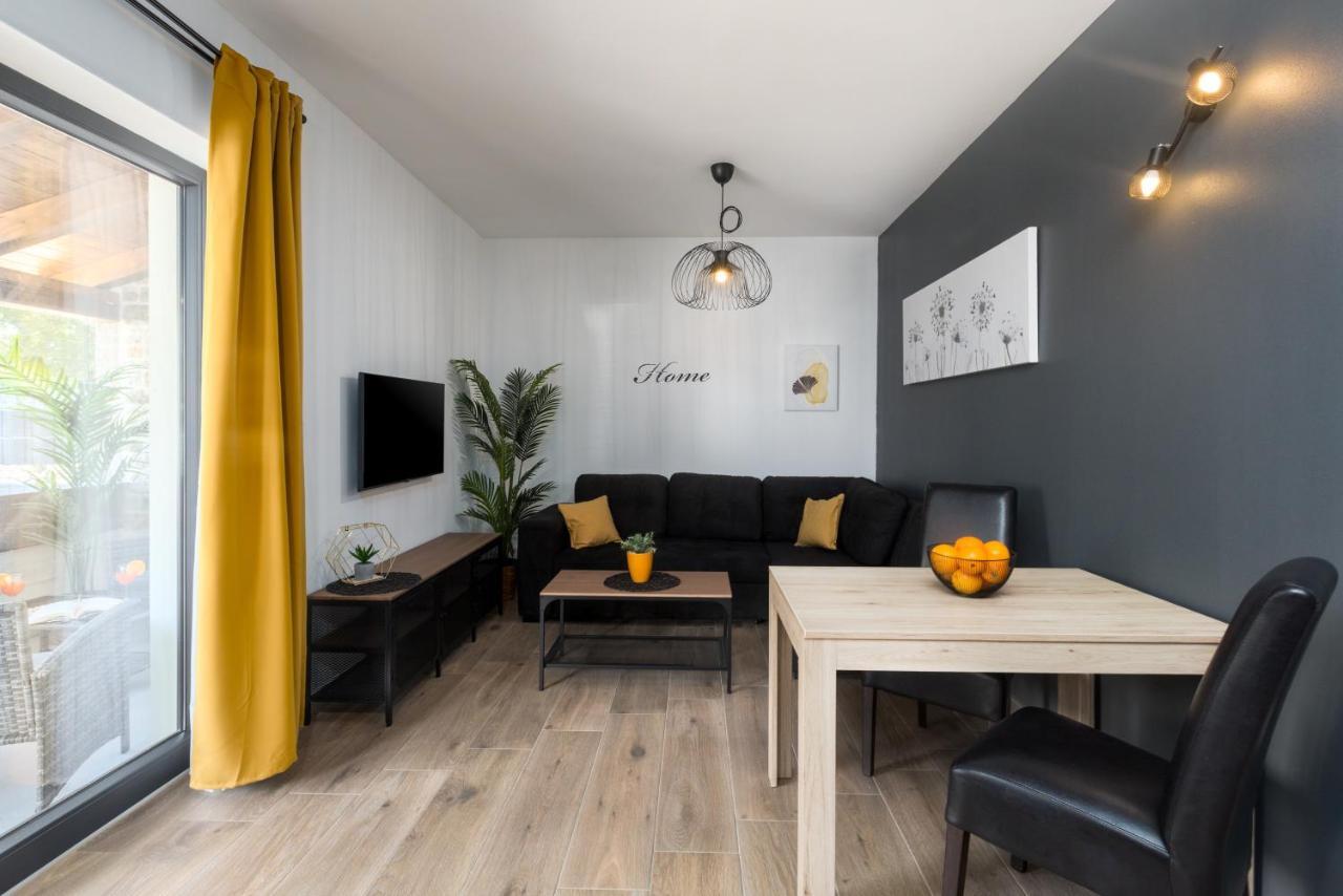 Apartments Residence Radovan 1 โปเรช ภายนอก รูปภาพ