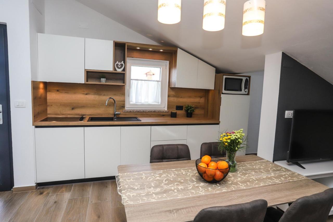 Apartments Residence Radovan 1 โปเรช ภายนอก รูปภาพ