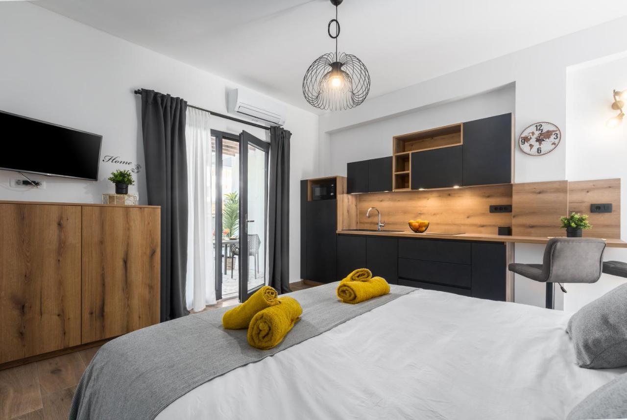 Apartments Residence Radovan 1 โปเรช ภายนอก รูปภาพ
