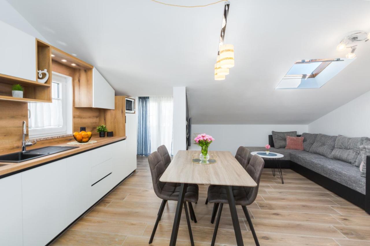 Apartments Residence Radovan 1 โปเรช ภายนอก รูปภาพ