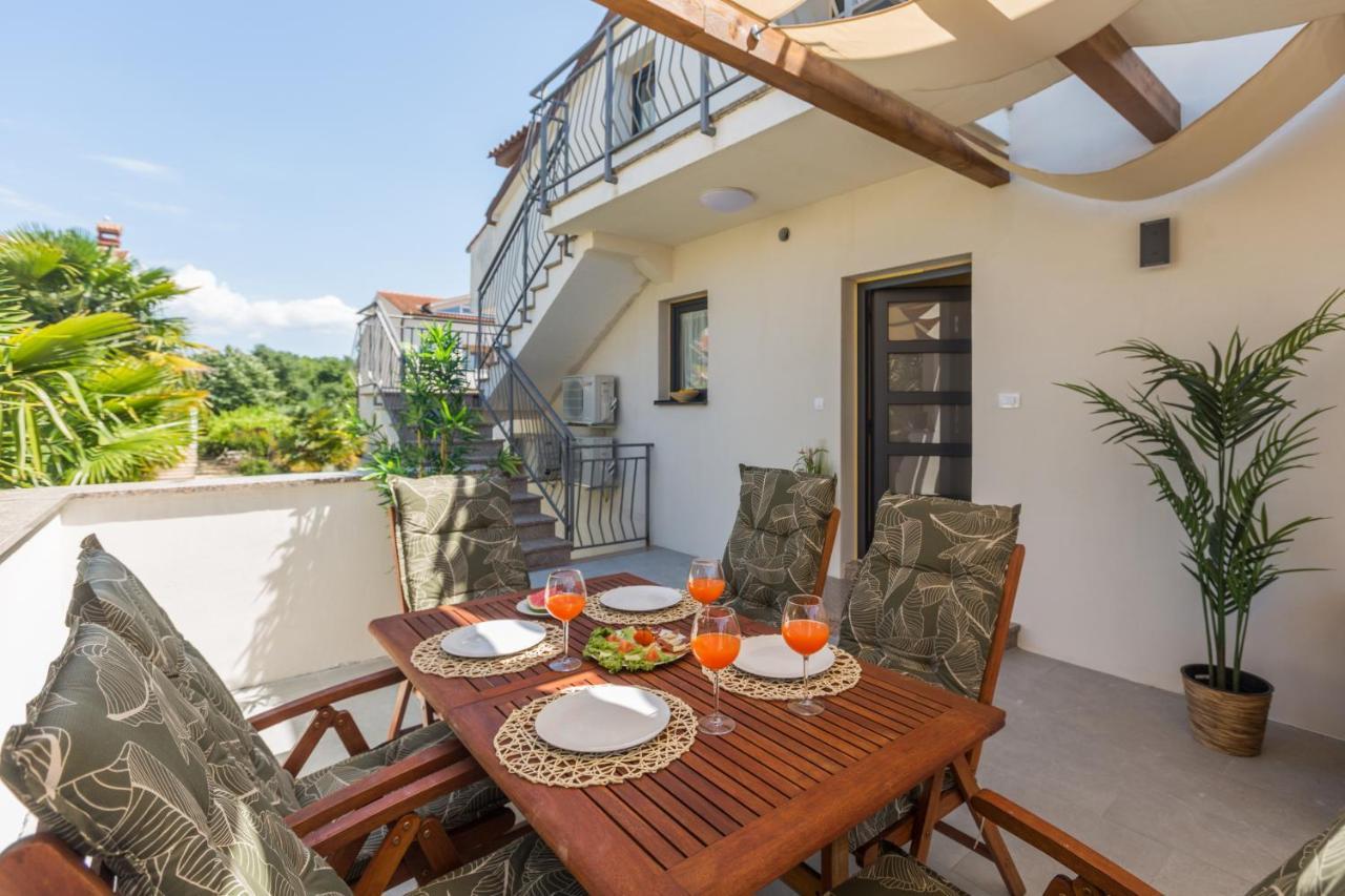 Apartments Residence Radovan 1 โปเรช ภายนอก รูปภาพ